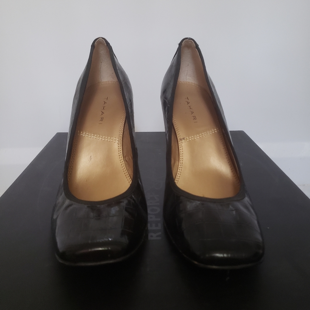 Tahari square toe pumps